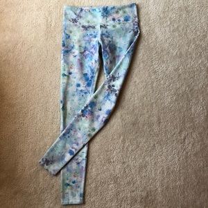 Blue floral full-length Alo airbrush leggings